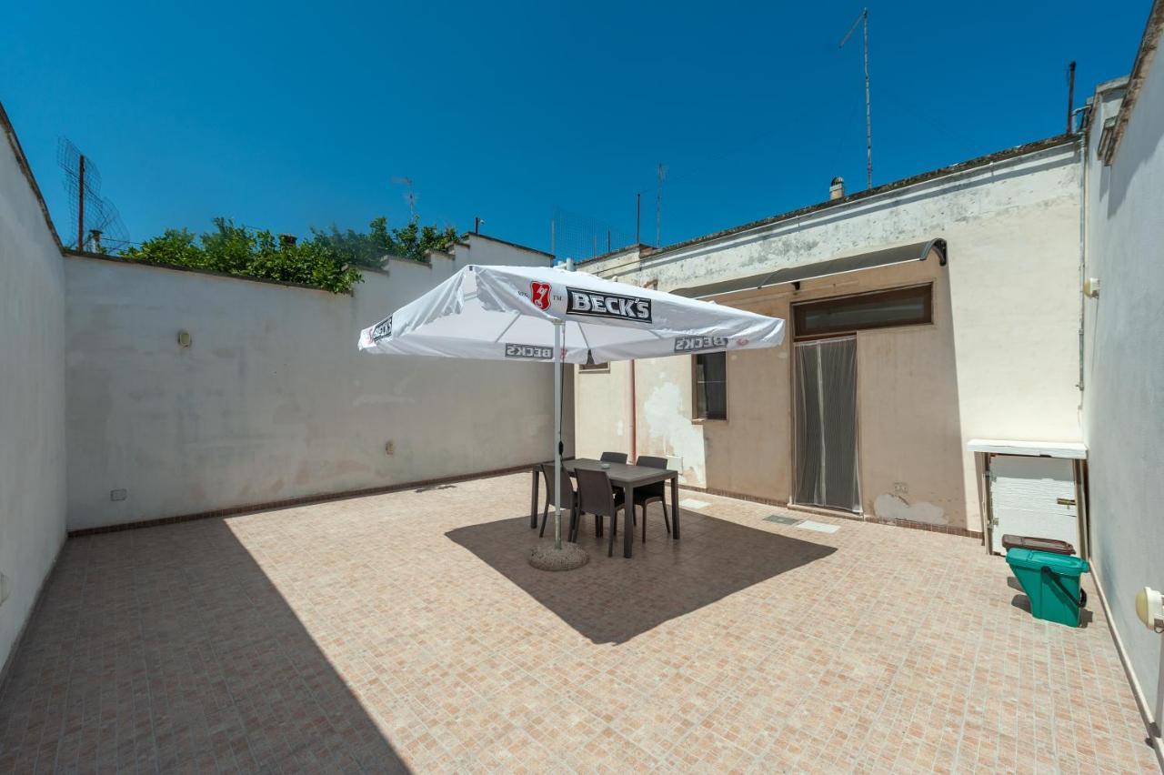 Casa Vacanze Petra Squinzano Eksteriør billede
